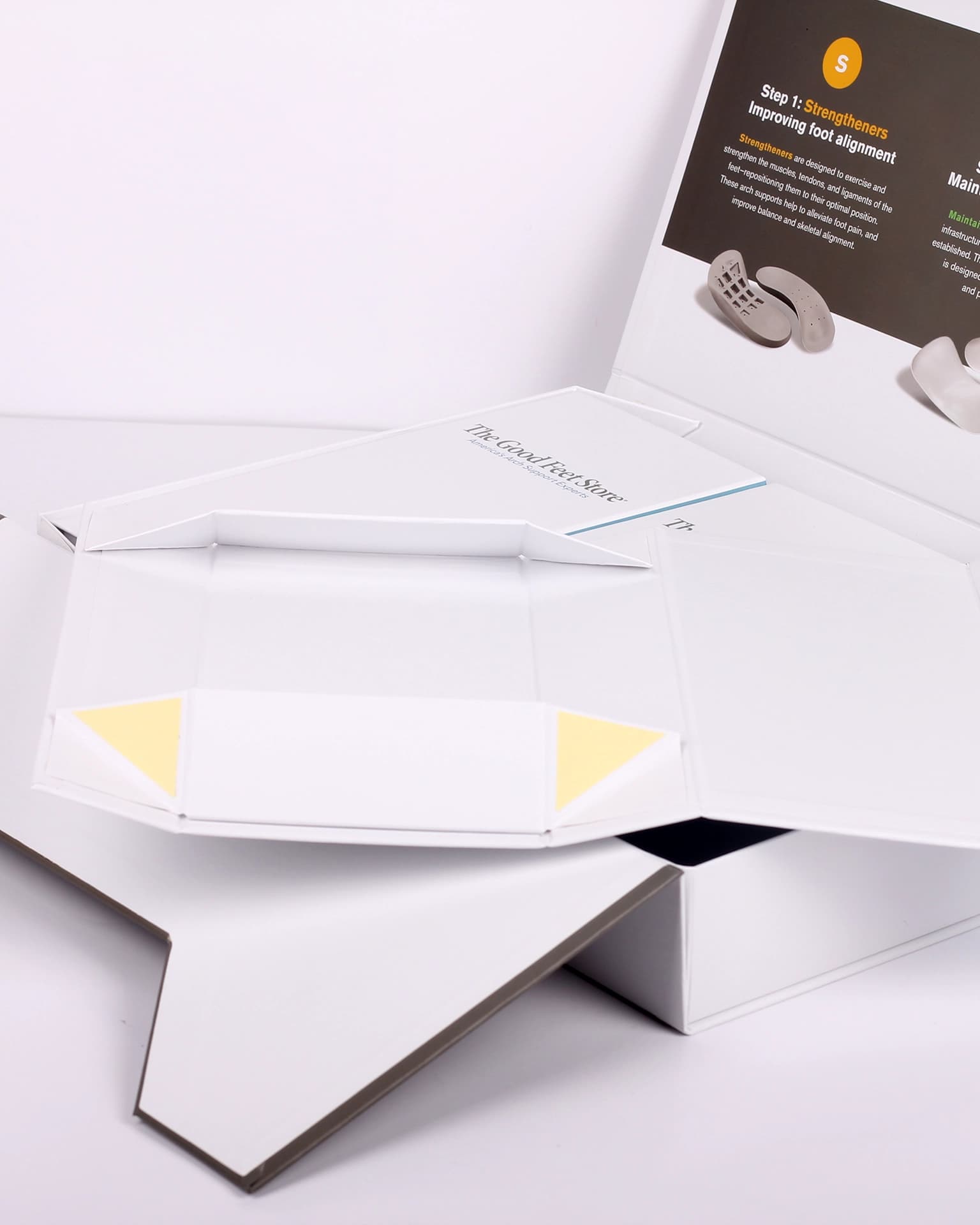 Foldable Premium Boxes for Smarter Logistics hero illustration