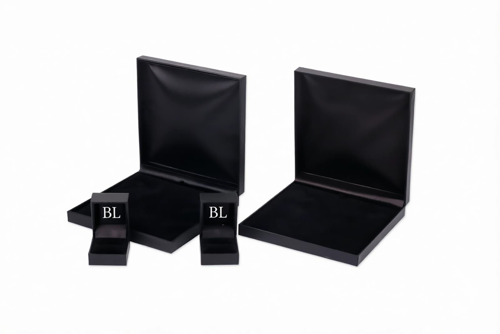 Luxury Jewelry Packaging with Refined Insert Engineering packaging sample 1